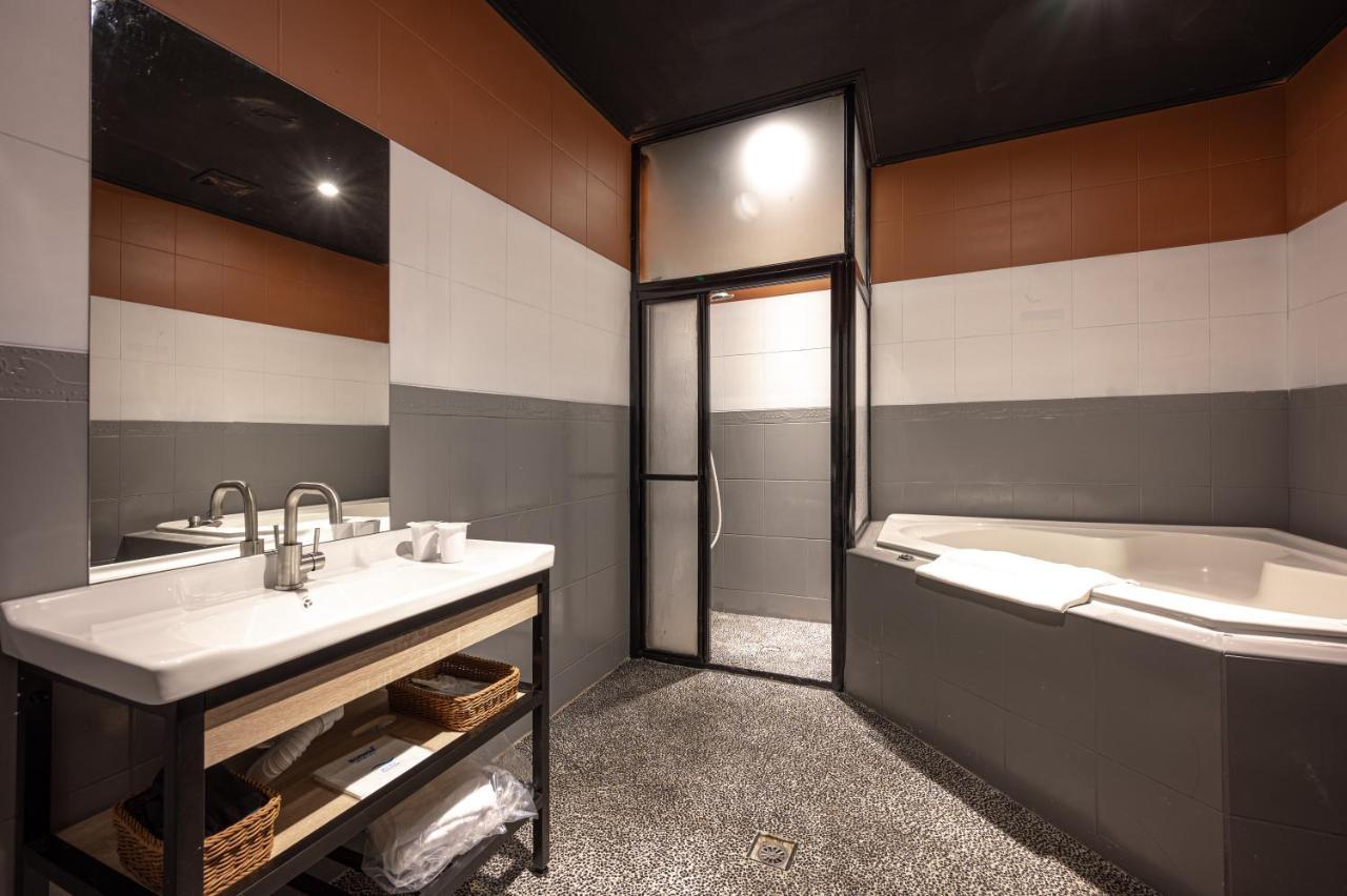 Motel 東旅驛棧 Jiaoxi Esterno foto