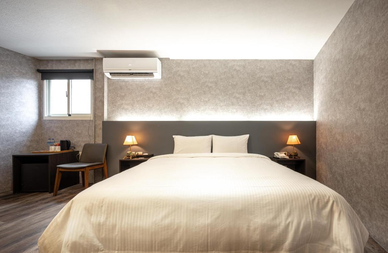 Motel 東旅驛棧 Jiaoxi Esterno foto