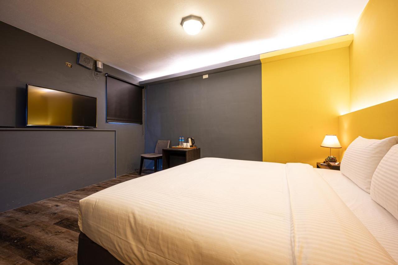 Motel 東旅驛棧 Jiaoxi Esterno foto